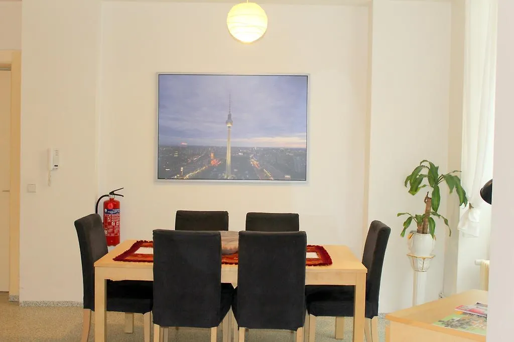 Pension Central Hostel ברלין