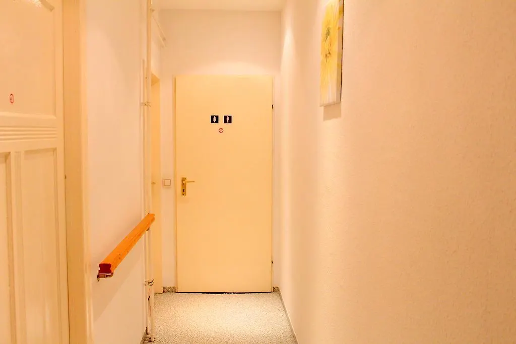Pension Central Hostel ברלין