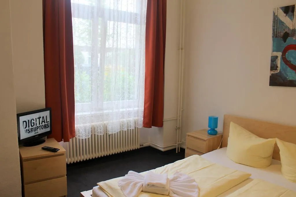 Pension Central Hostel ברלין