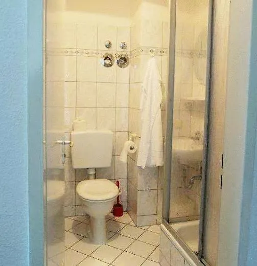 Pension Central Hostel ברלין